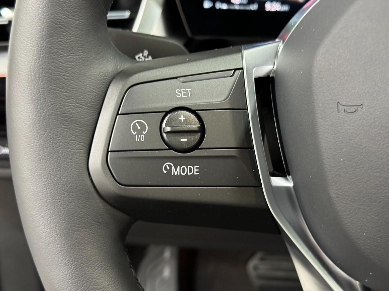 BMW X1 Vehicle Full-screen Gallery Image 29