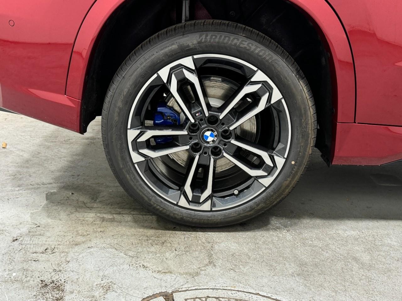 BMW X1 Vehicle Full-screen Gallery Image 5