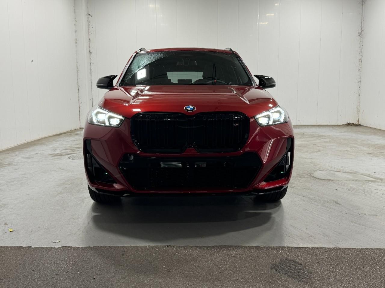 BMW X1 Vehicle Full-screen Gallery Image 7