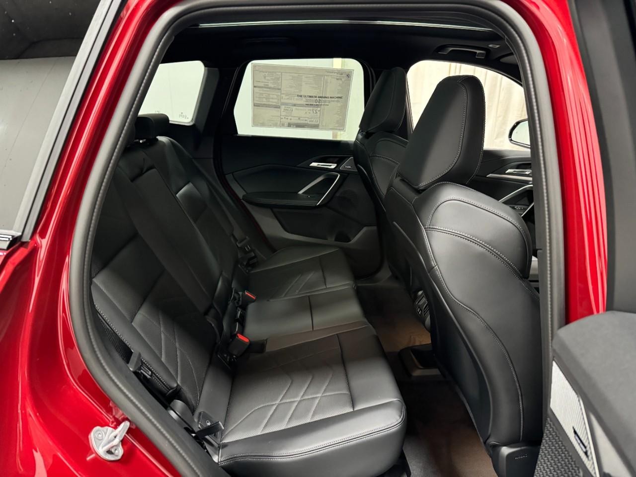 BMW X1 Vehicle Full-screen Gallery Image 10