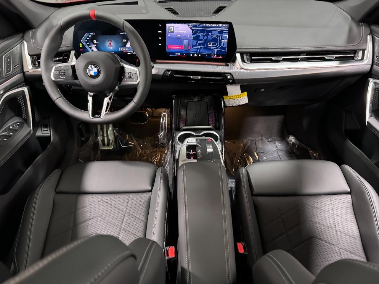 BMW X1 Vehicle Full-screen Gallery Image 12