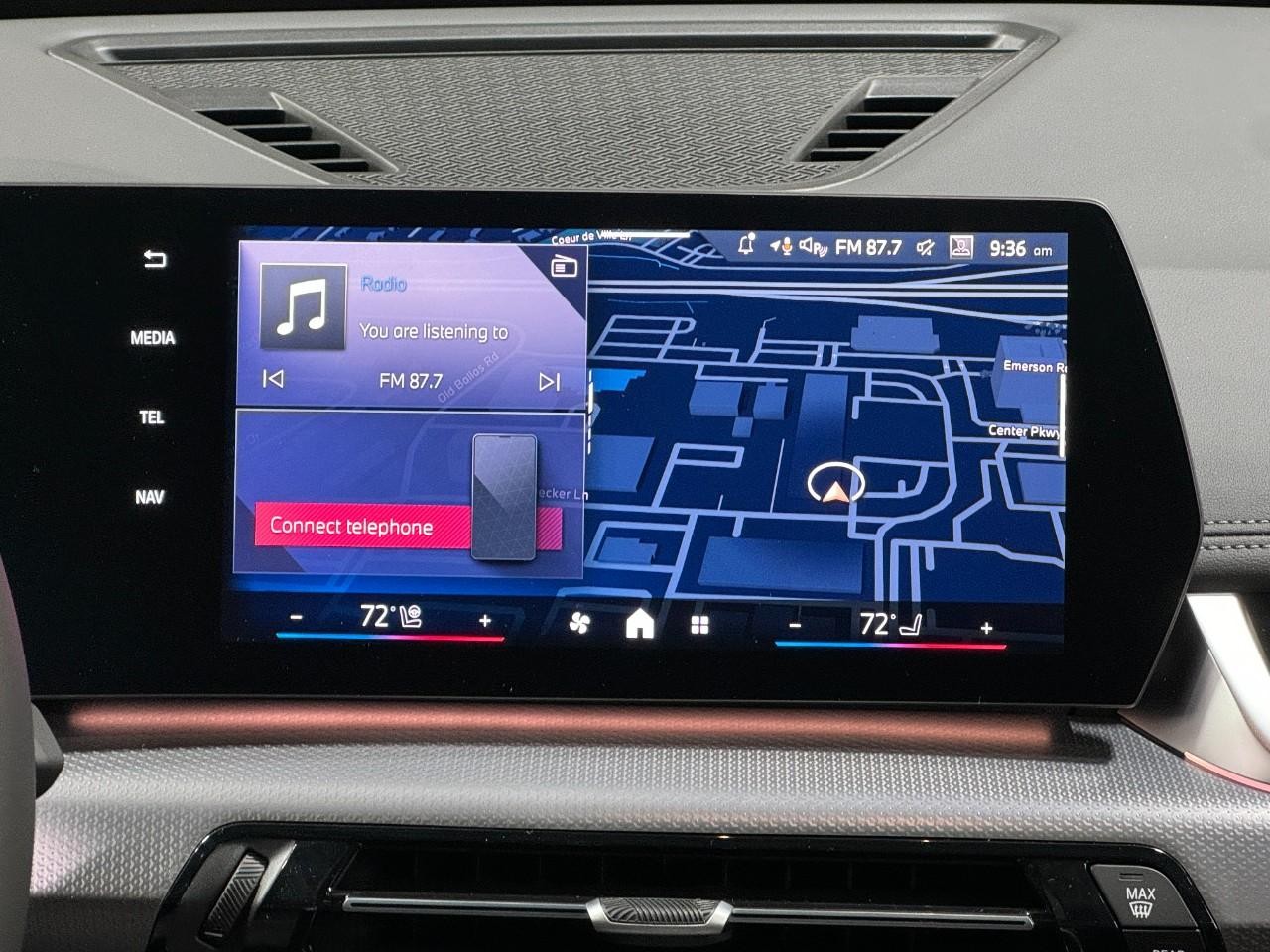 BMW X1 Vehicle Full-screen Gallery Image 14