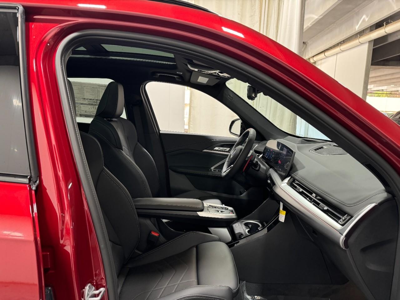 BMW X1 Vehicle Full-screen Gallery Image 17