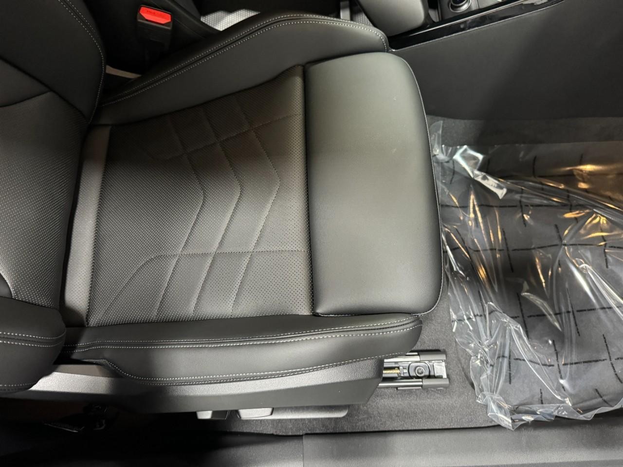 BMW X1 Vehicle Full-screen Gallery Image 18