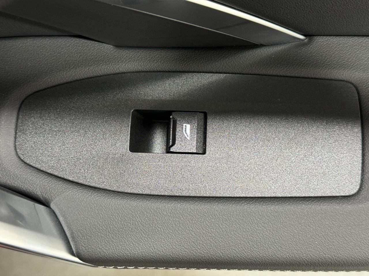 BMW X1 Vehicle Full-screen Gallery Image 21