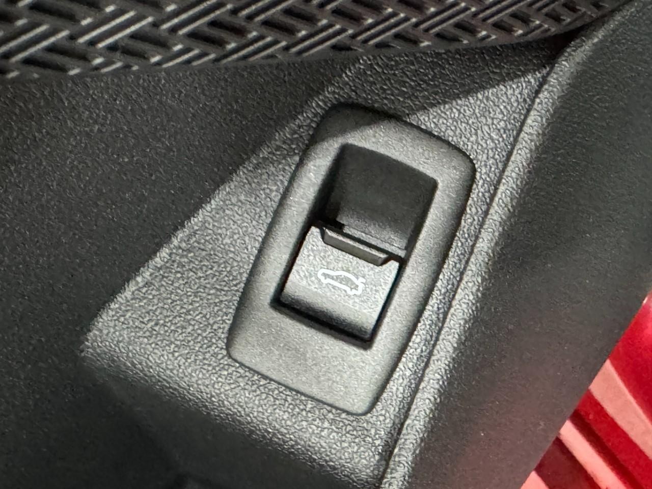 BMW X1 Vehicle Full-screen Gallery Image 24