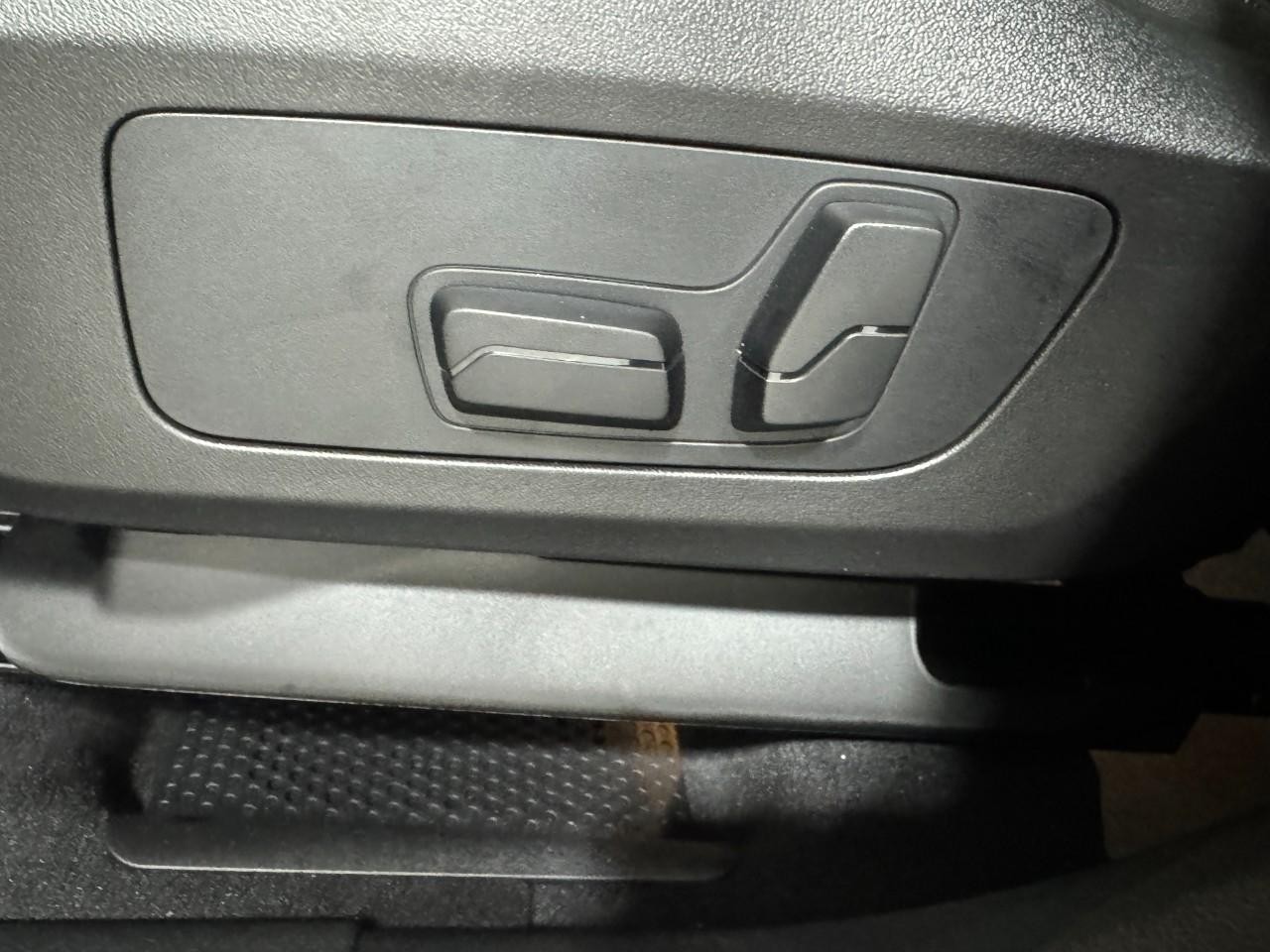 BMW X1 Vehicle Full-screen Gallery Image 27