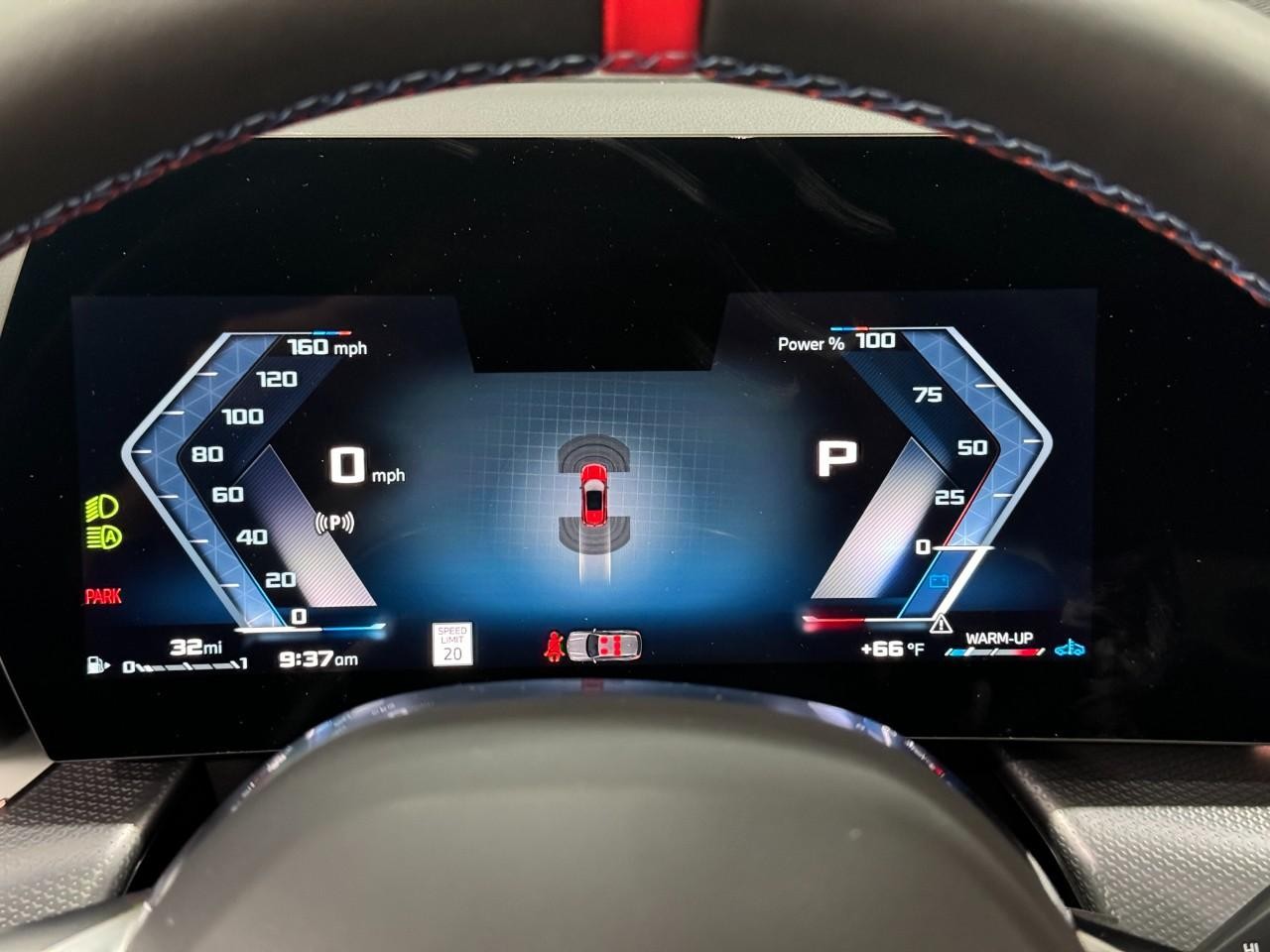 BMW X1 Vehicle Full-screen Gallery Image 31