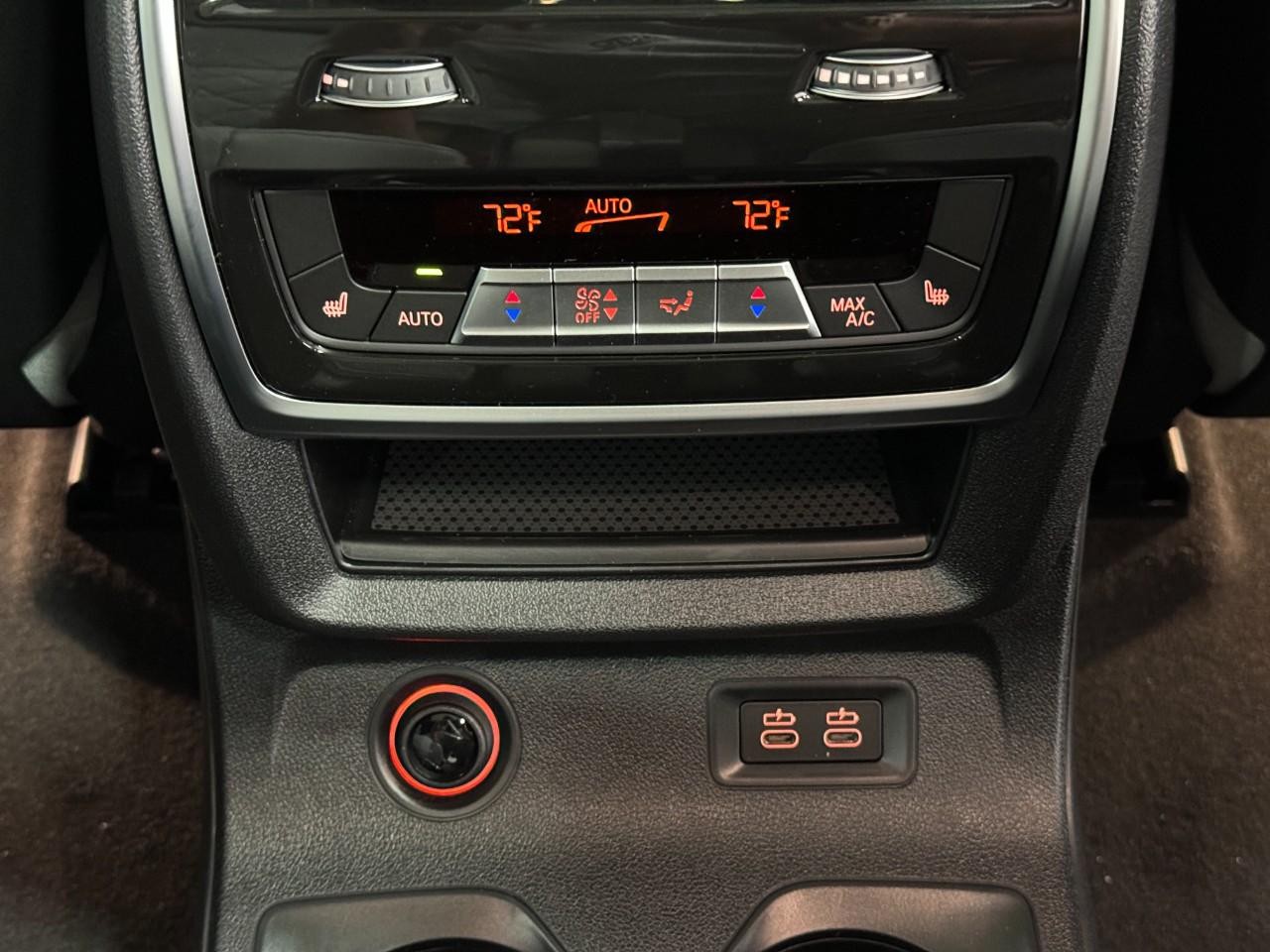 BMW X7 Vehicle Full-screen Gallery Image 13