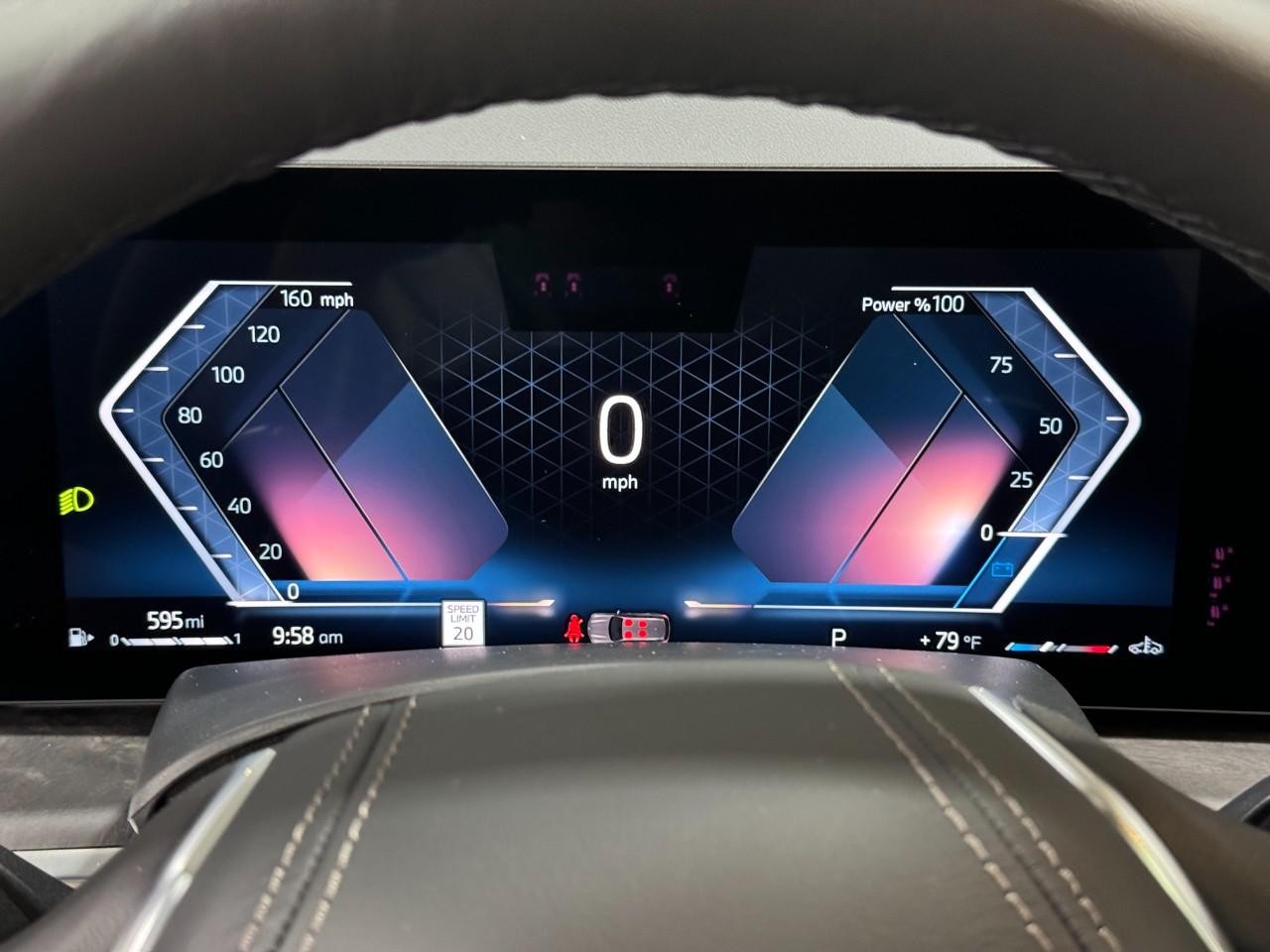 BMW X7 Vehicle Full-screen Gallery Image 36