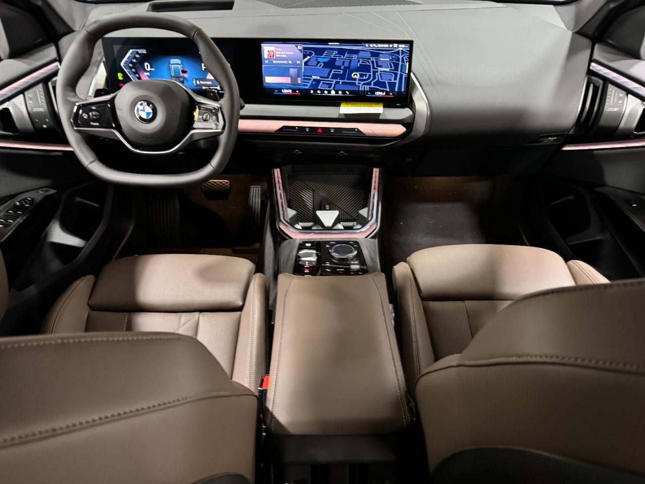 BMW X3 Vehicle Full-screen Gallery Image 11