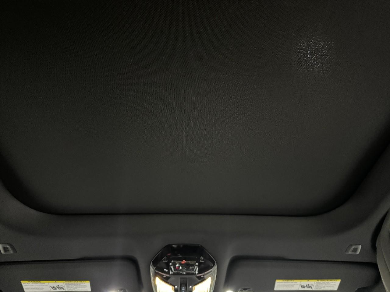 BMW 7 Series Vehicle Full-screen Gallery Image 11