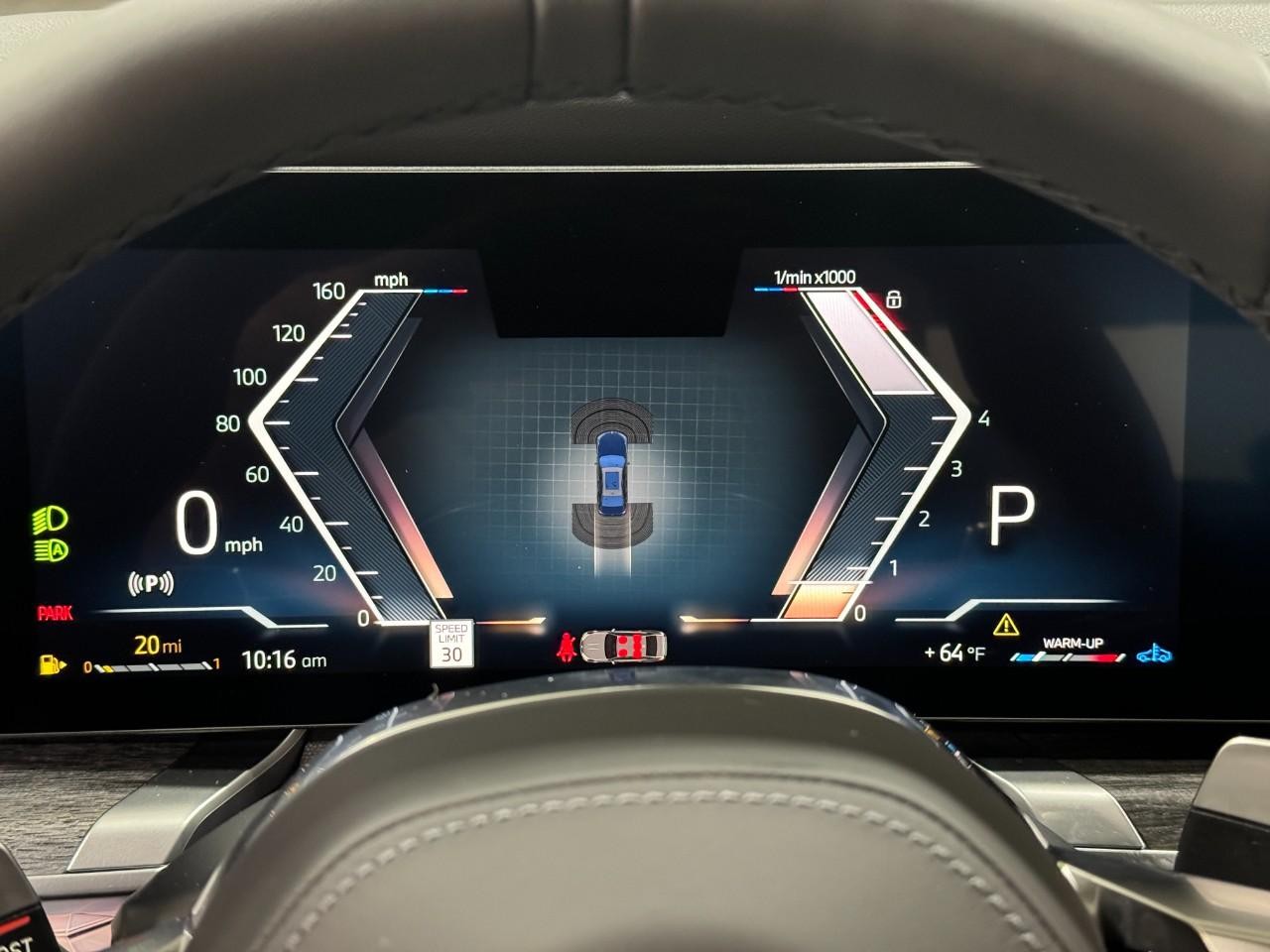 BMW 7 Series Vehicle Full-screen Gallery Image 31