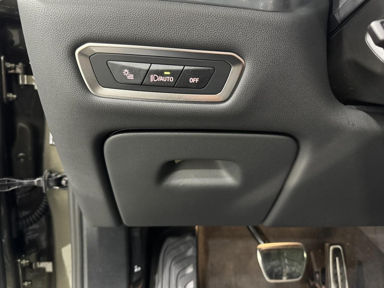 BMW X7 Vehicle Full-screen Gallery Image 33