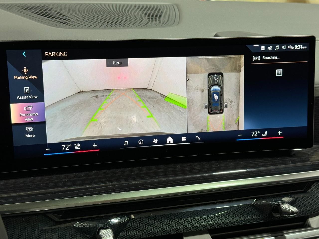 BMW X7 Vehicle Full-screen Gallery Image 37