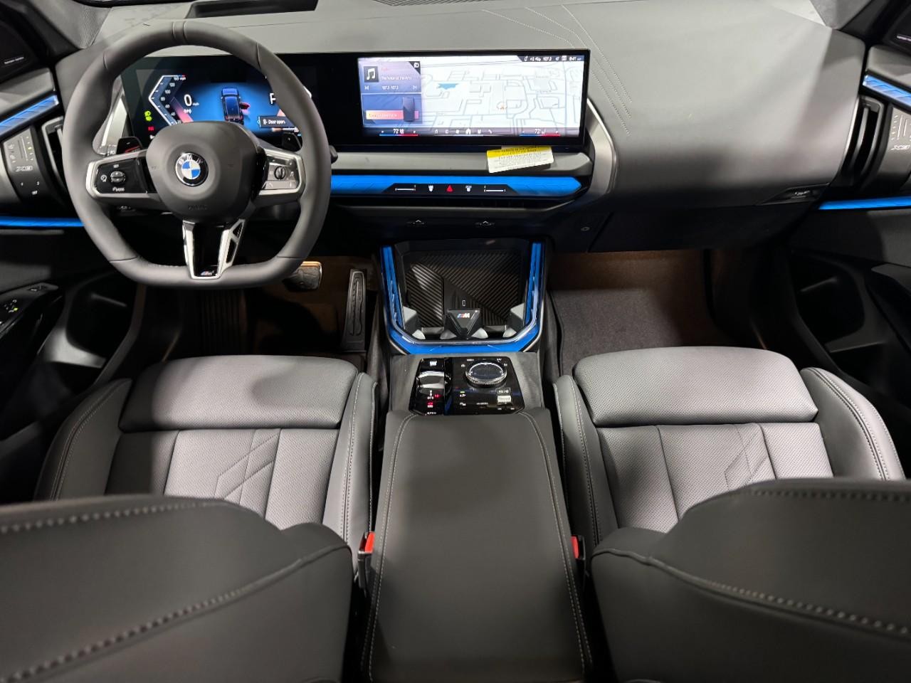 BMW X3 Vehicle Full-screen Gallery Image 11