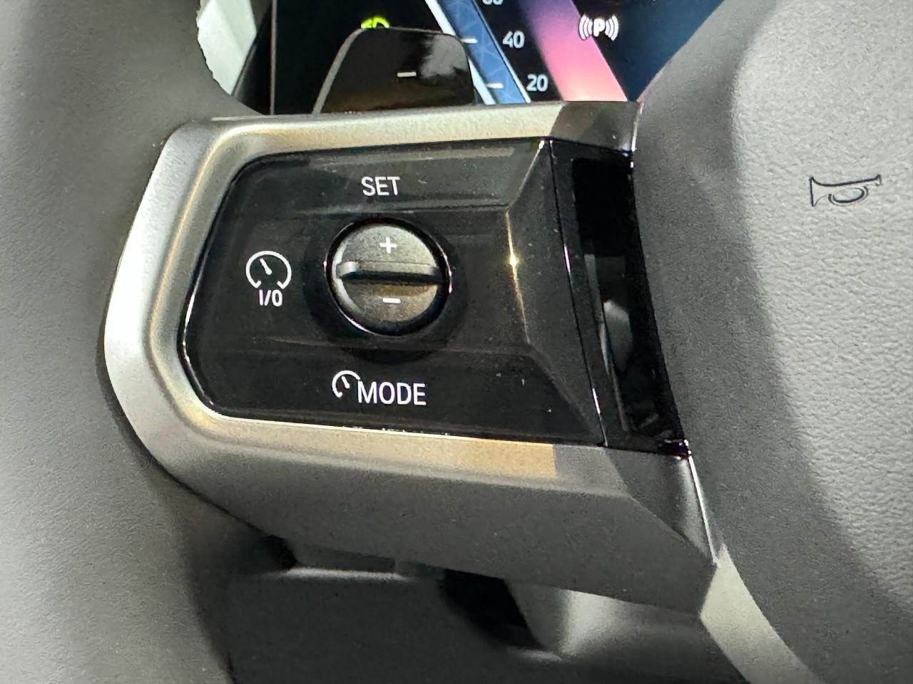 BMW X3 Vehicle Full-screen Gallery Image 27