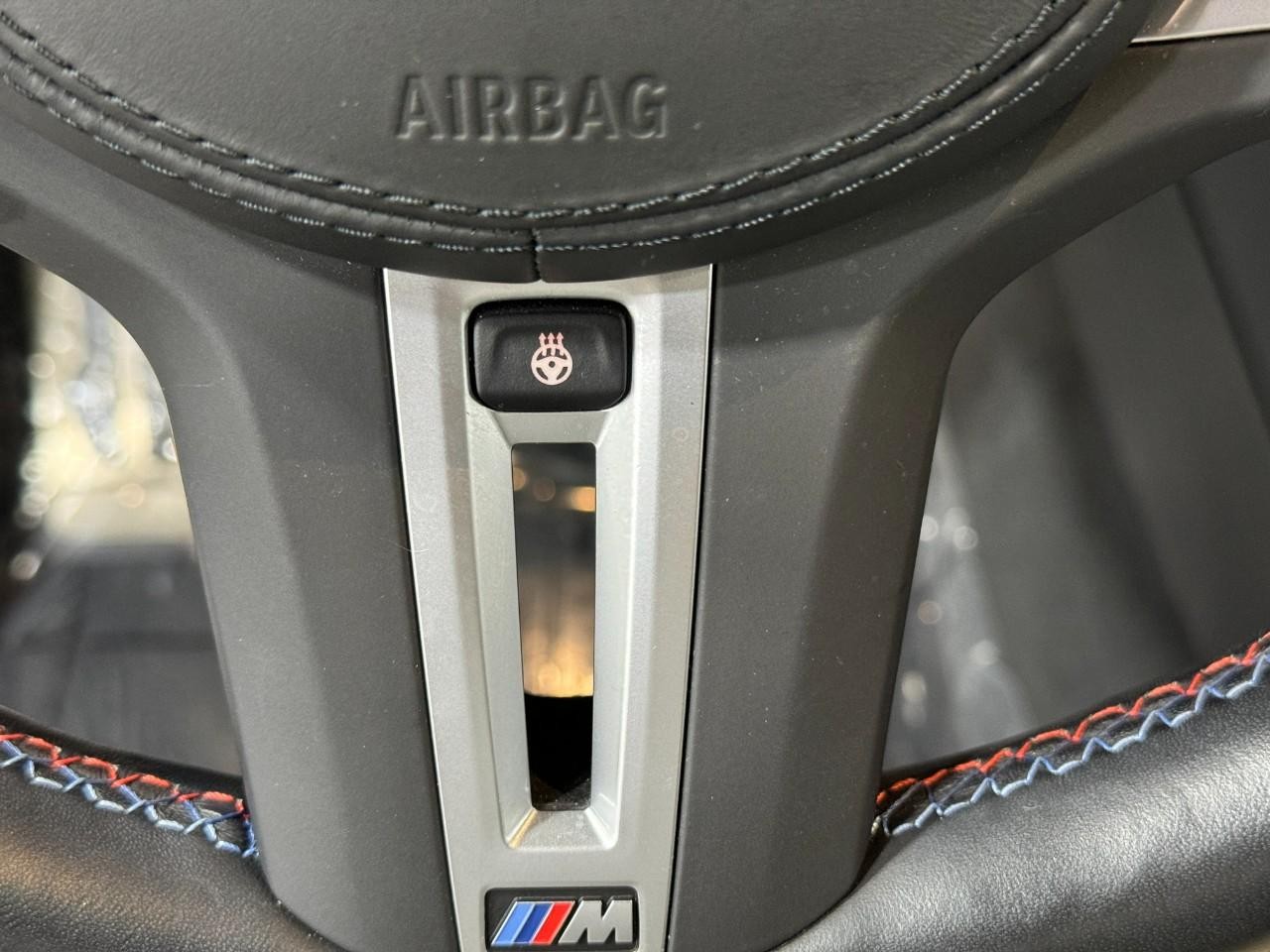 BMW X3 Vehicle Full-screen Gallery Image 32