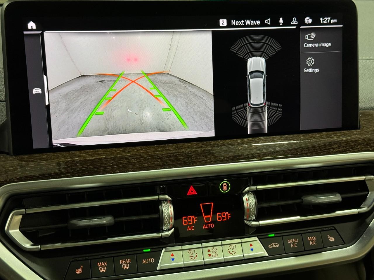 BMW X3 Vehicle Full-screen Gallery Image 34