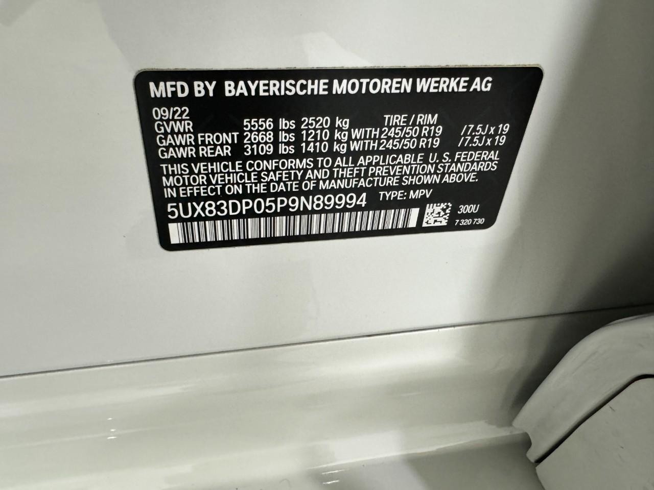 BMW X3 Vehicle Full-screen Gallery Image 35