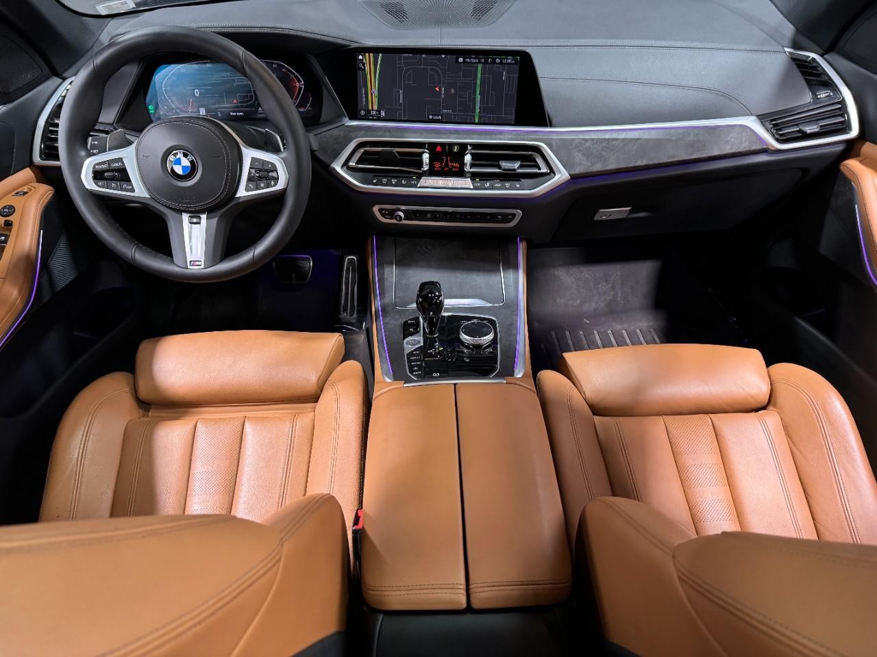 BMW X5 Vehicle Full-screen Gallery Image 12