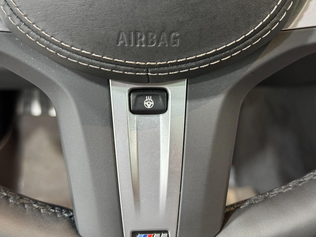 BMW X5 Vehicle Full-screen Gallery Image 32