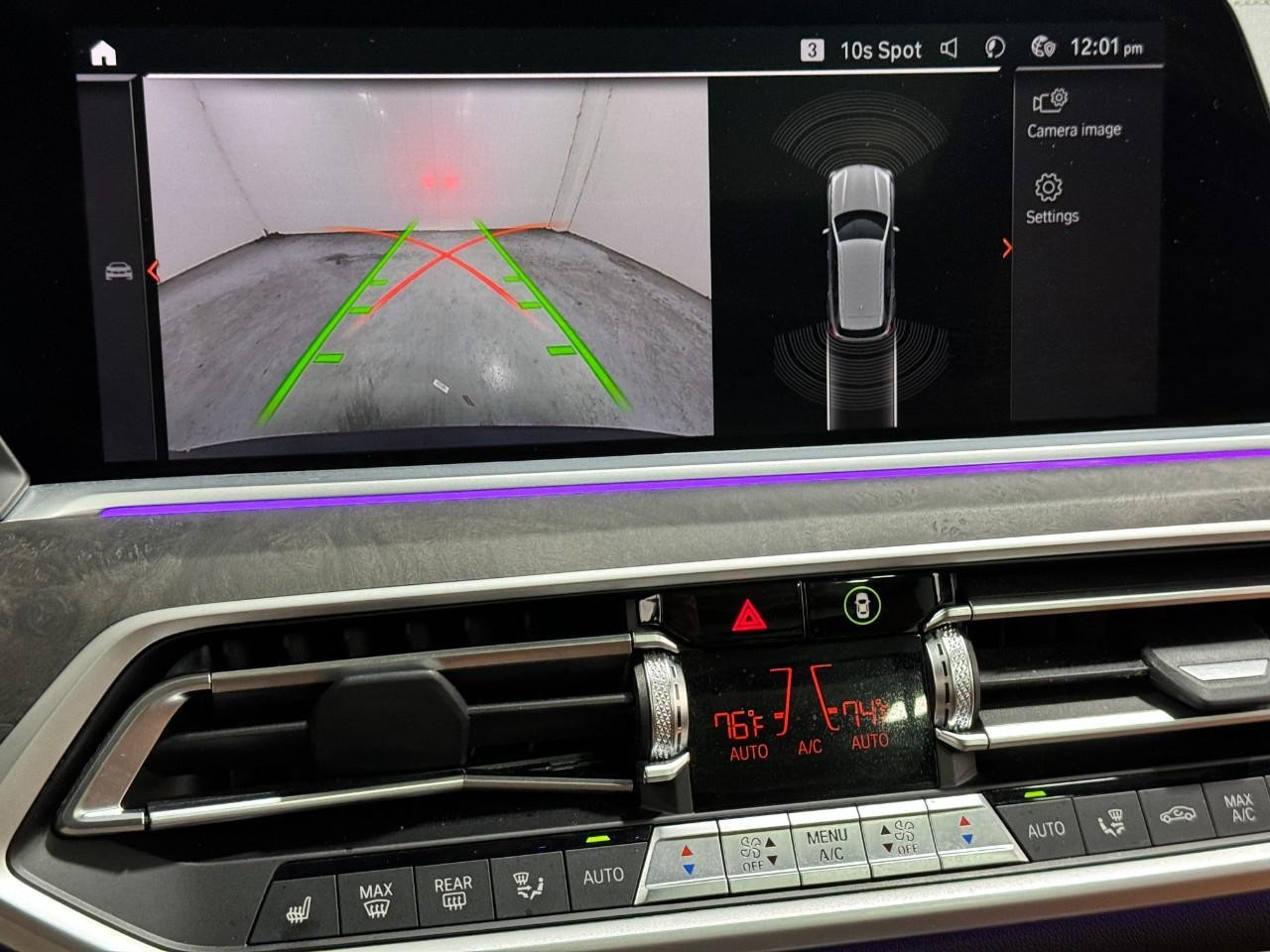 BMW X5 Vehicle Full-screen Gallery Image 34