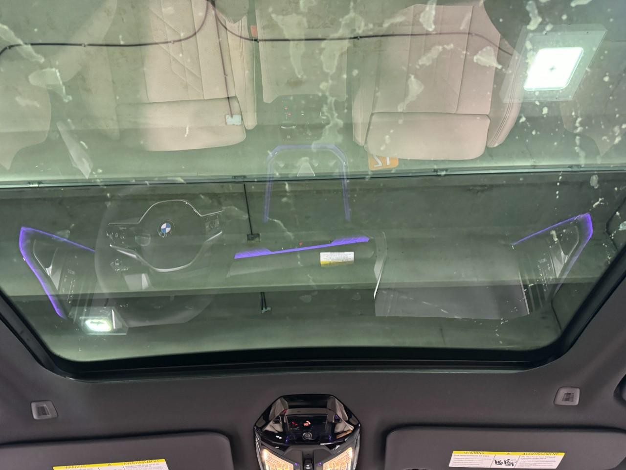 BMW X3 Vehicle Full-screen Gallery Image 11