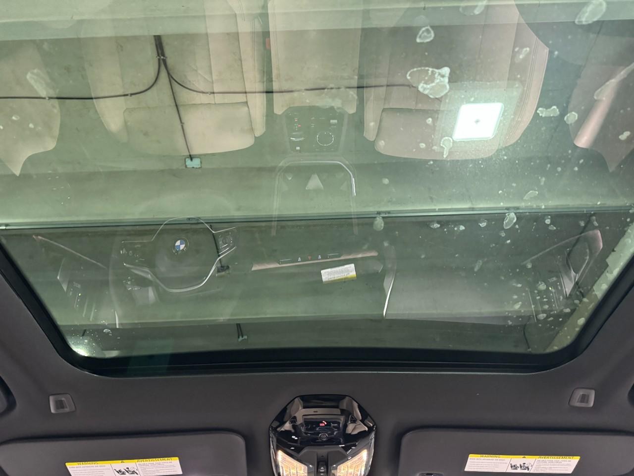 BMW X3 Vehicle Full-screen Gallery Image 12