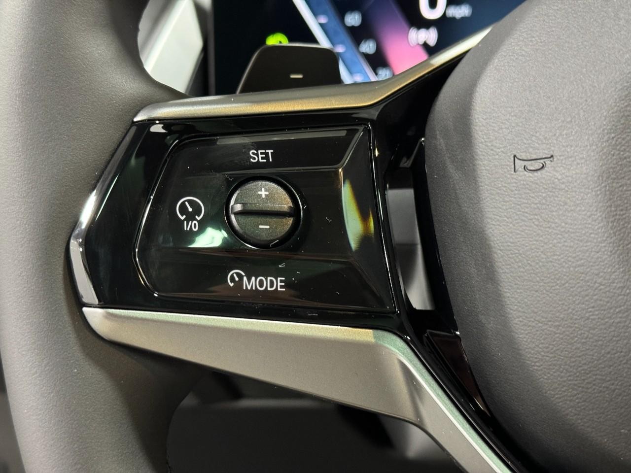 BMW X3 Vehicle Full-screen Gallery Image 28