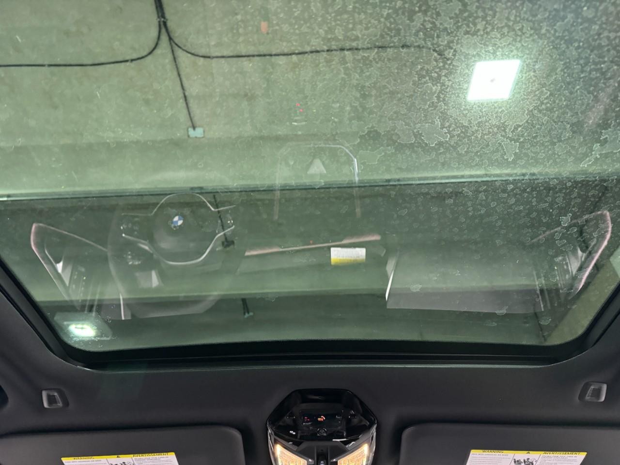 BMW X3 Vehicle Full-screen Gallery Image 12