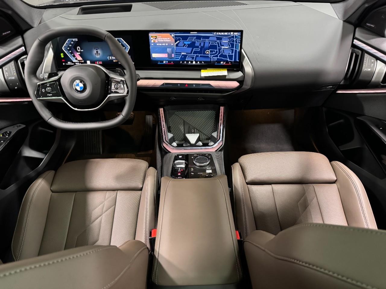 BMW X3 Vehicle Full-screen Gallery Image 13