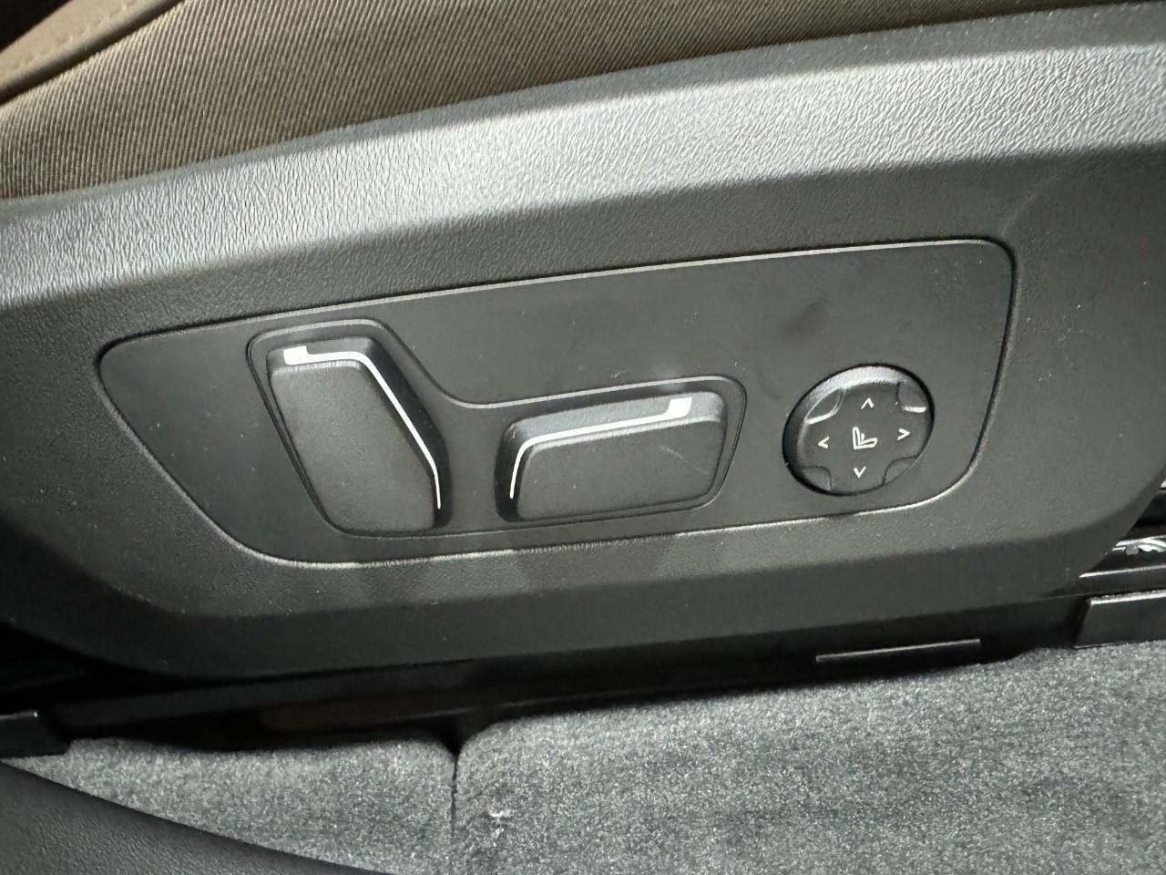 BMW X3 Vehicle Full-screen Gallery Image 20