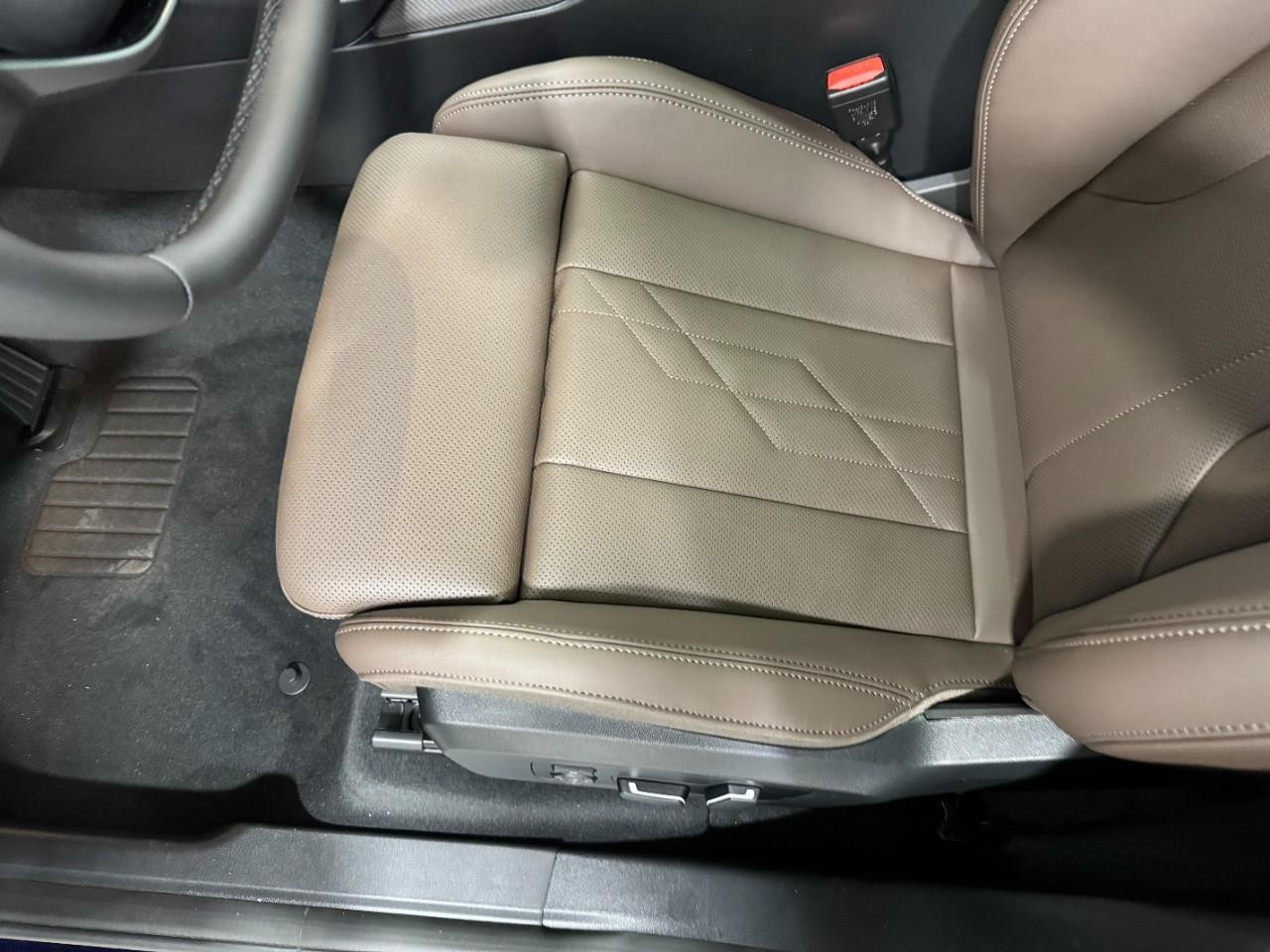 BMW X3 Vehicle Full-screen Gallery Image 27