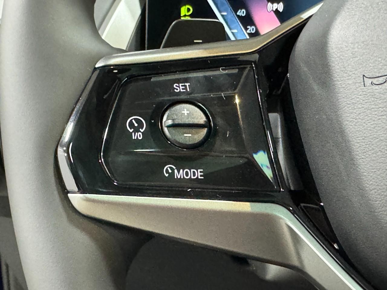 BMW X3 Vehicle Full-screen Gallery Image 29