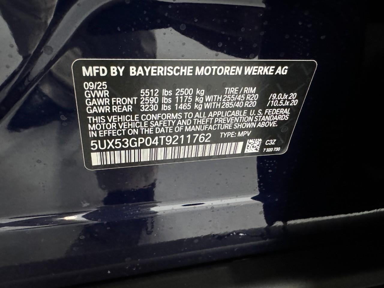 BMW X3 Vehicle Full-screen Gallery Image 32