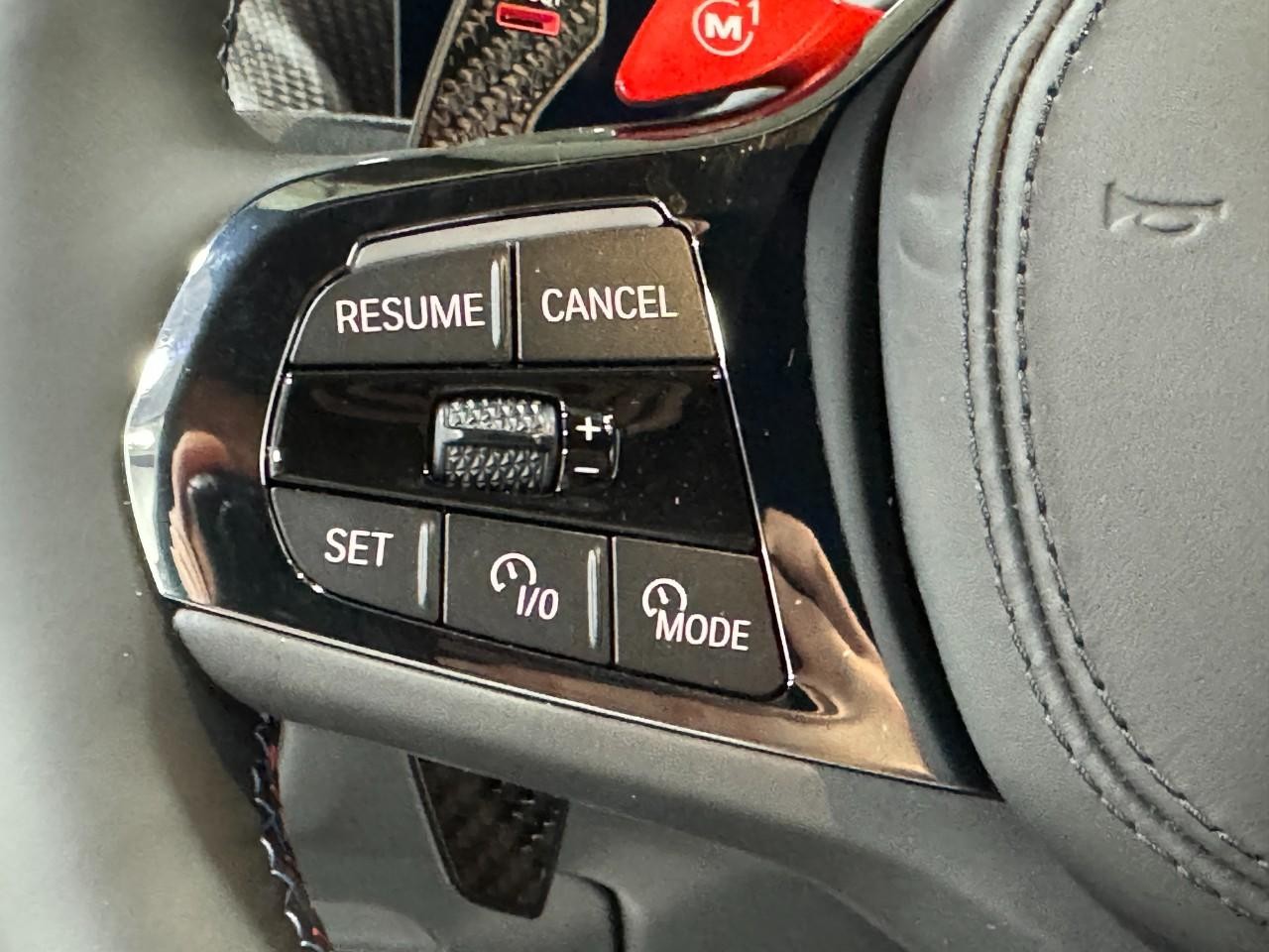 BMW XM Vehicle Full-screen Gallery Image 31