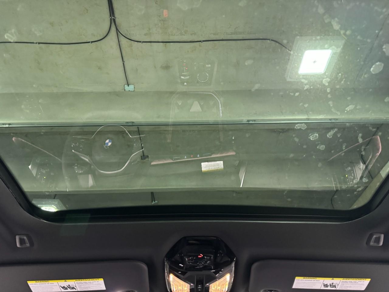 BMW X3 Vehicle Full-screen Gallery Image 12