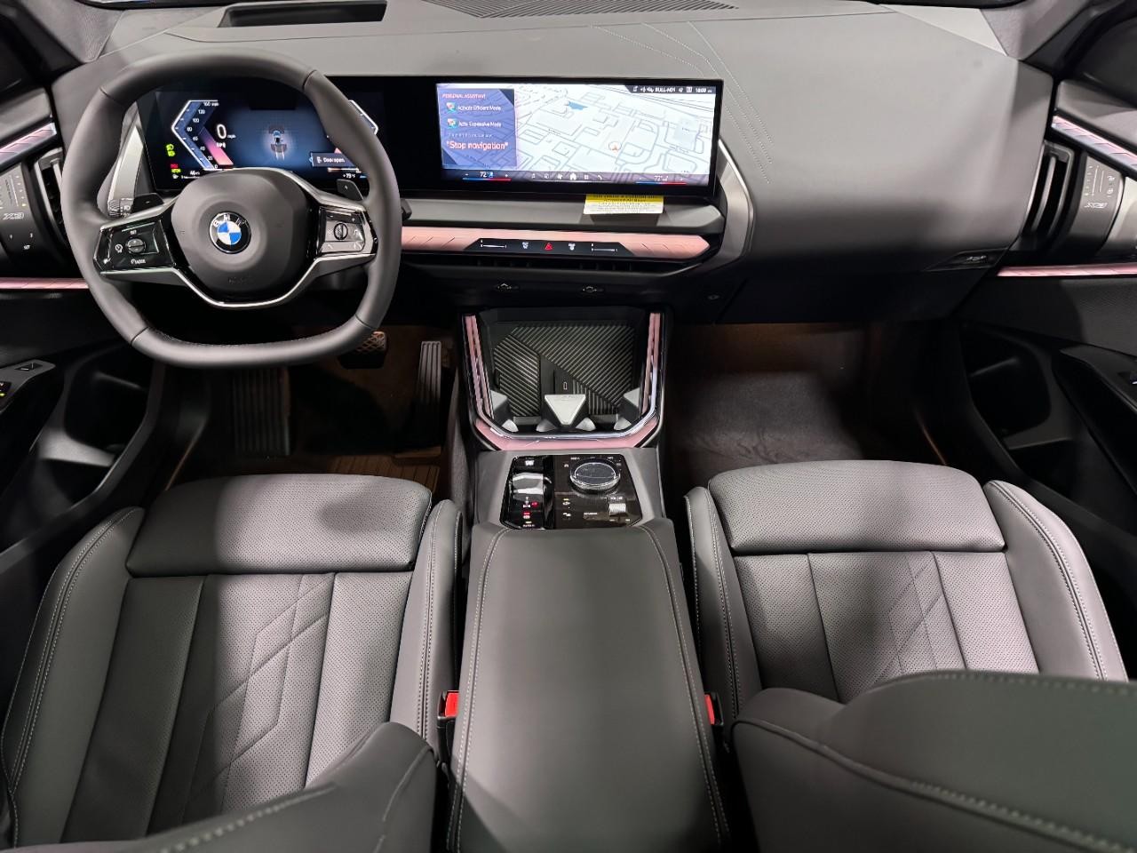 BMW X3 Vehicle Full-screen Gallery Image 13
