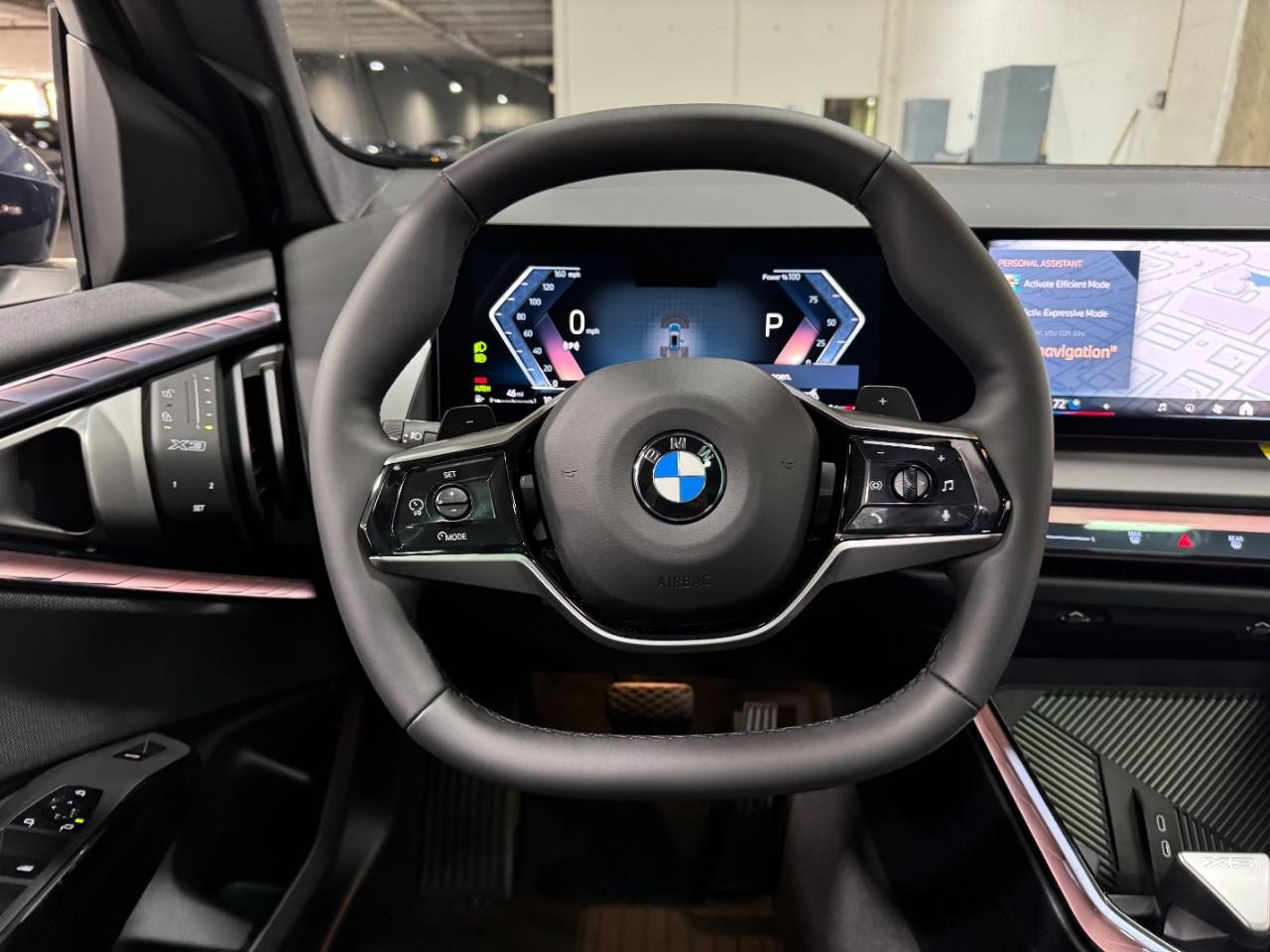 BMW X3 Vehicle Full-screen Gallery Image 14