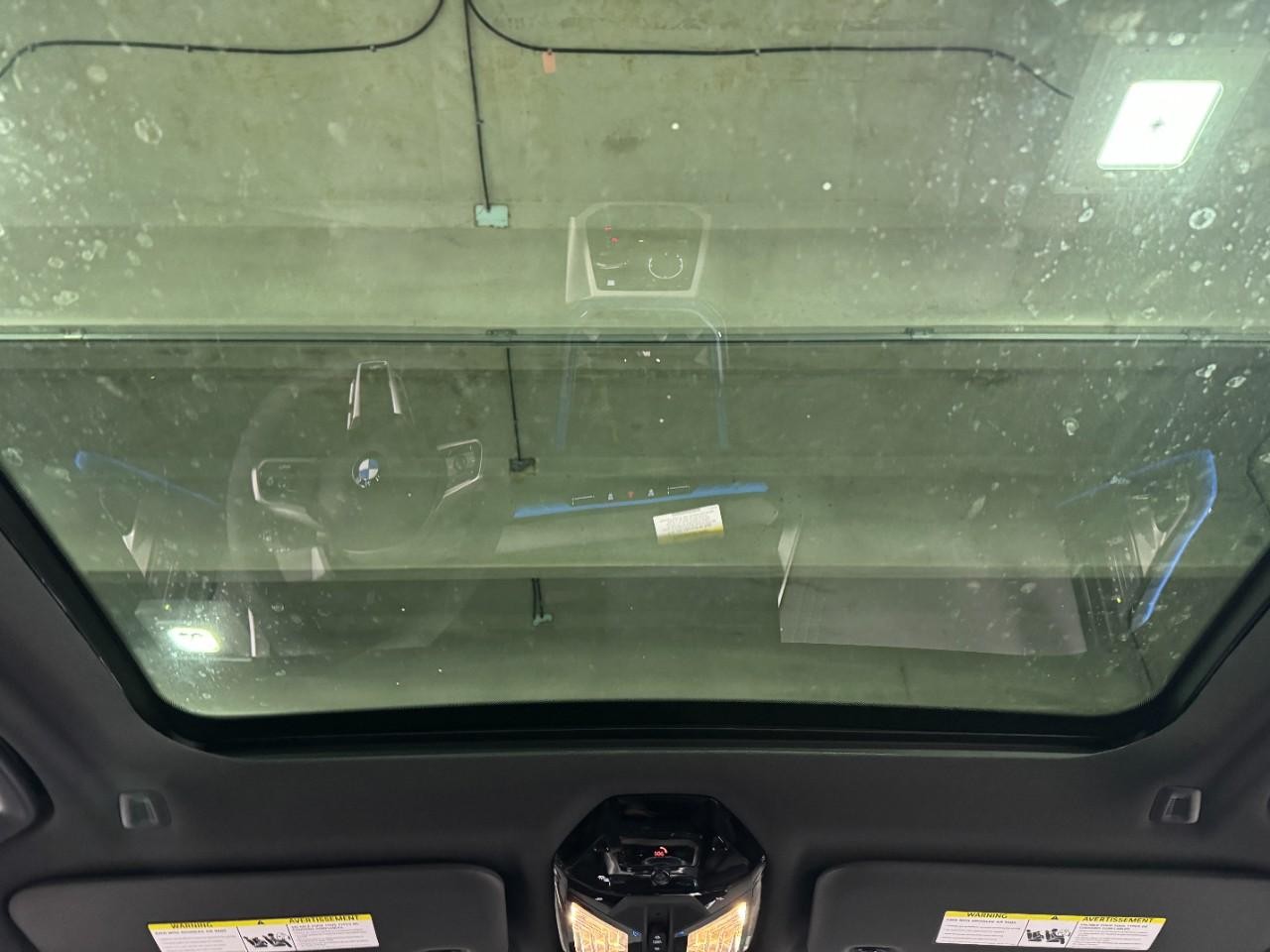 BMW X3 Vehicle Full-screen Gallery Image 12