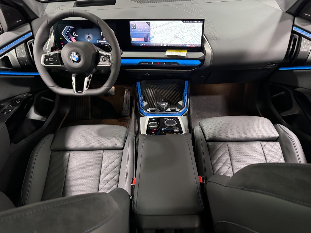 BMW X3 Vehicle Full-screen Gallery Image 13