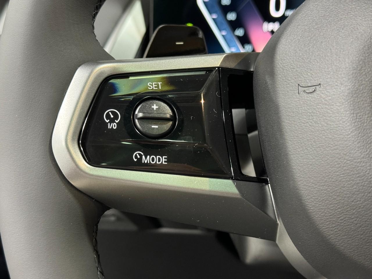 BMW X3 Vehicle Full-screen Gallery Image 29