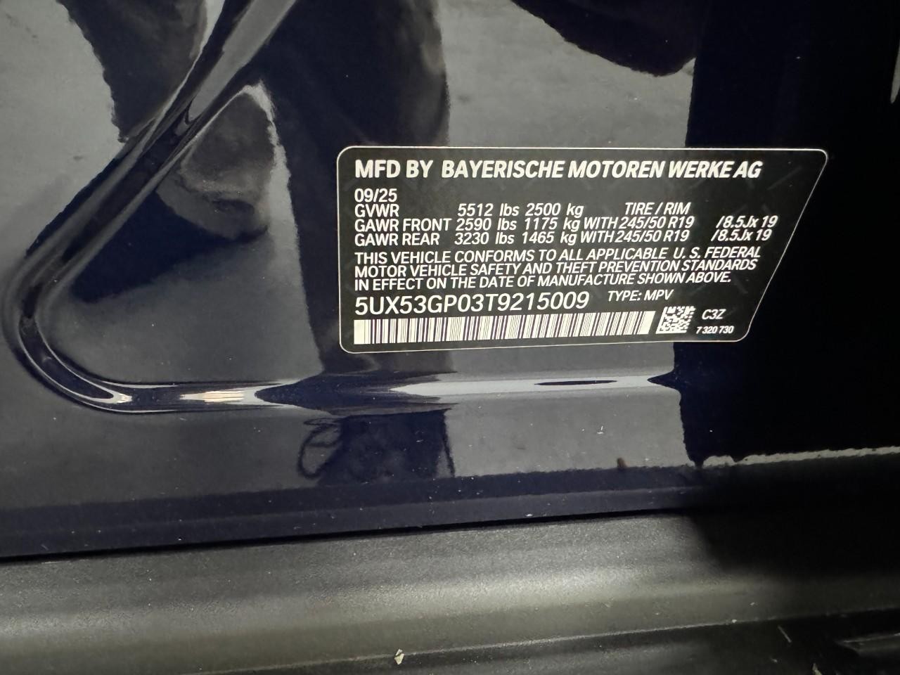 BMW X3 Vehicle Full-screen Gallery Image 31