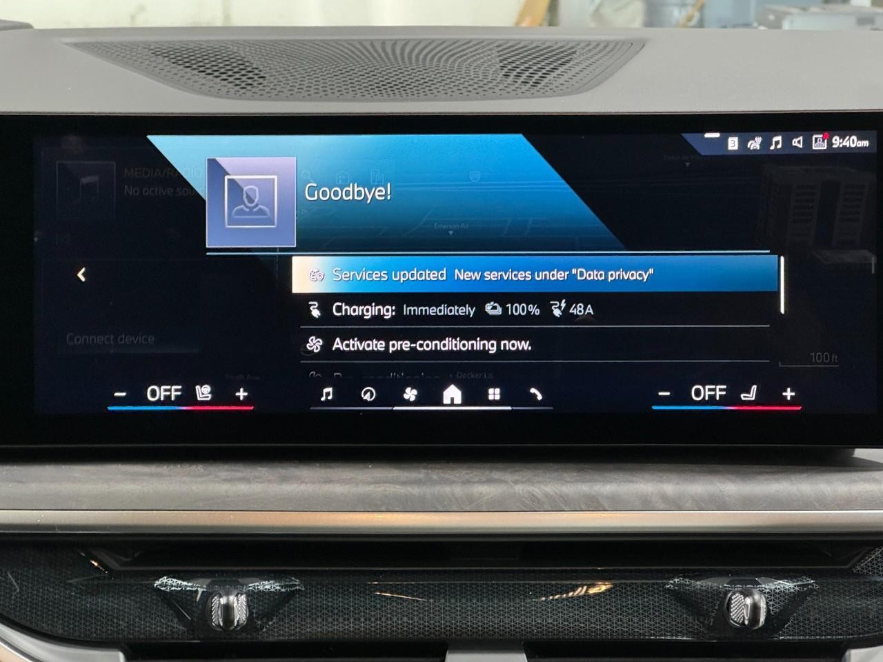 BMW X5 Vehicle Full-screen Gallery Image 15