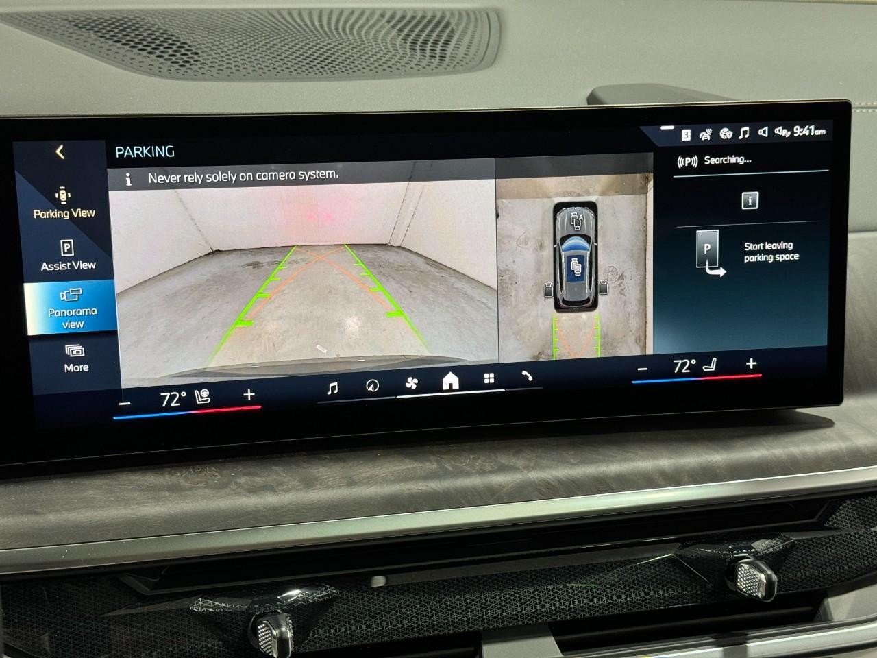 BMW X5 Vehicle Full-screen Gallery Image 34