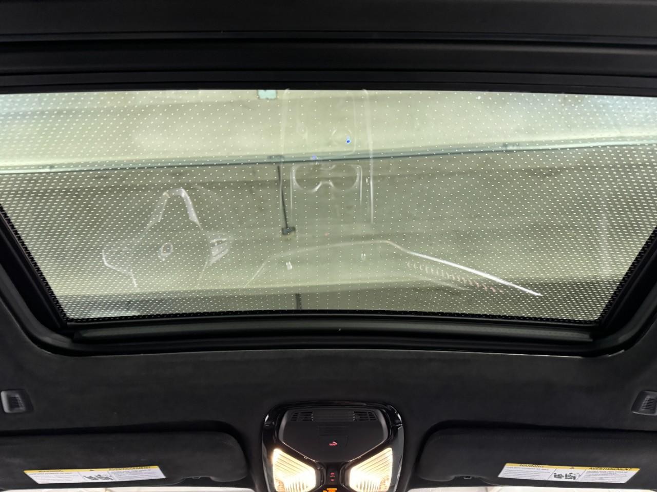 BMW X7 Vehicle Full-screen Gallery Image 14