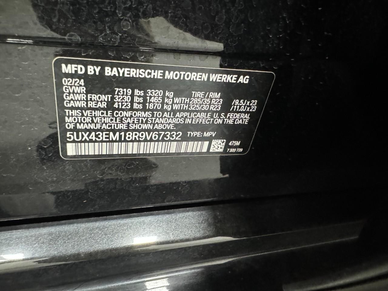 BMW X7 Vehicle Full-screen Gallery Image 38