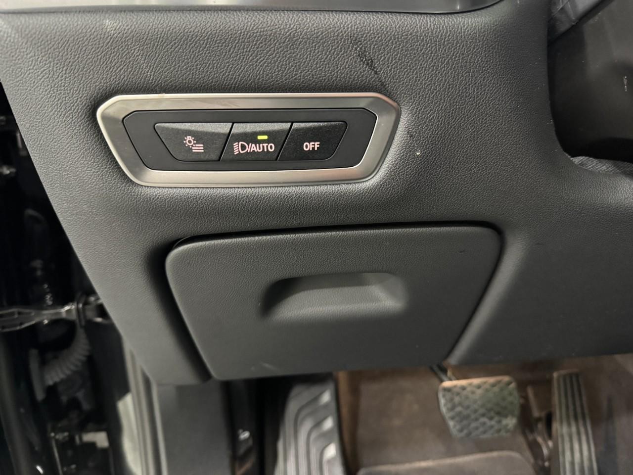 BMW X7 Vehicle Full-screen Gallery Image 34