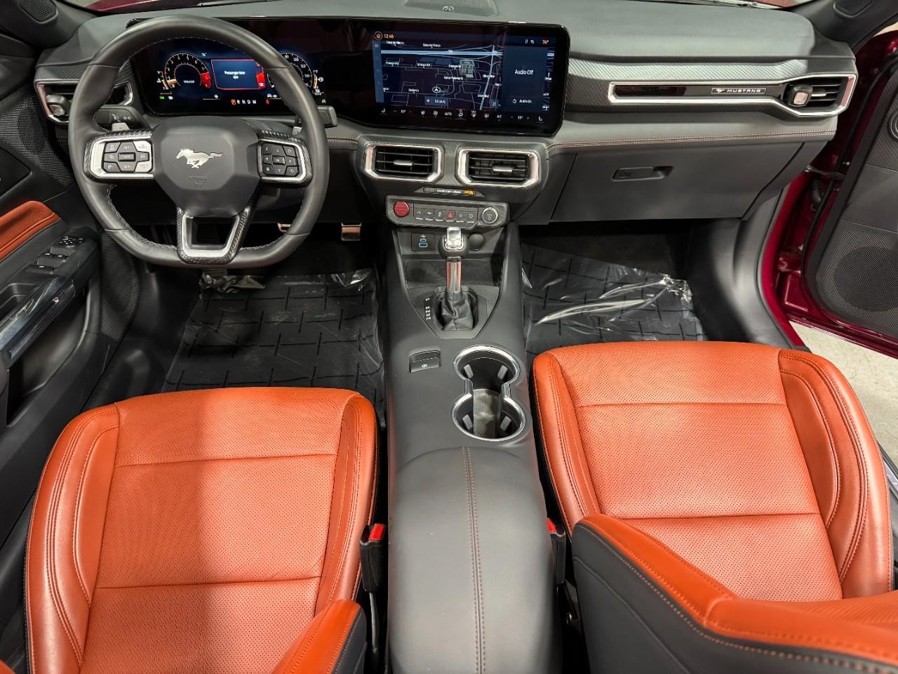 Ford Mustang Vehicle Full-screen Gallery Image 11